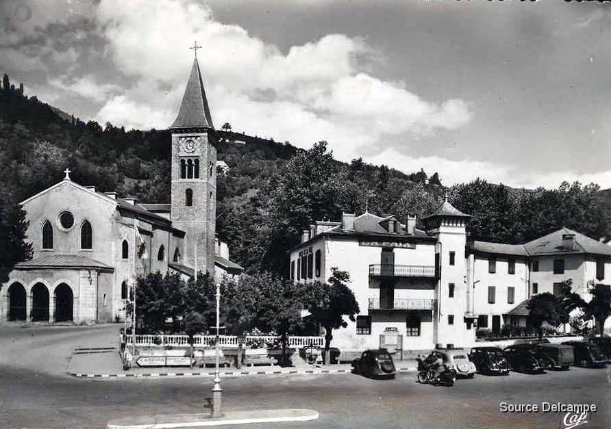 09 Ax Les Thermes L Eglise et l Hotel de la Paix.jpg